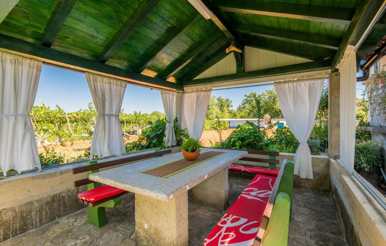 Rooms Valentino Vrh  Экстерьер фото