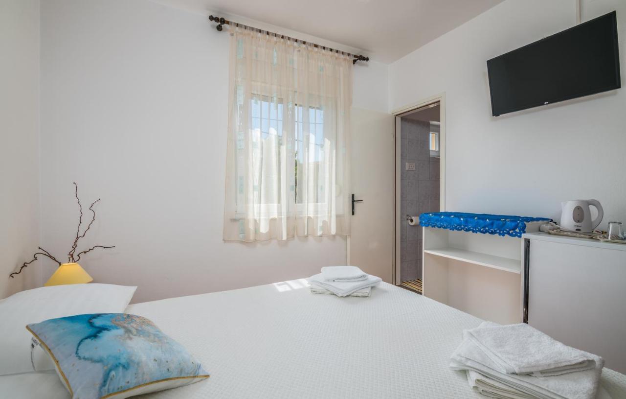 Rooms Valentino Vrh  Экстерьер фото