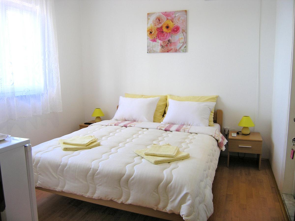 Rooms Valentino Vrh  Экстерьер фото